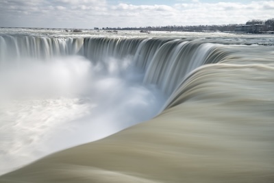 100세 건강 데일리 브리핑: 2025년 제약사 신약 개발 동향과 건강 전문가 인사이트